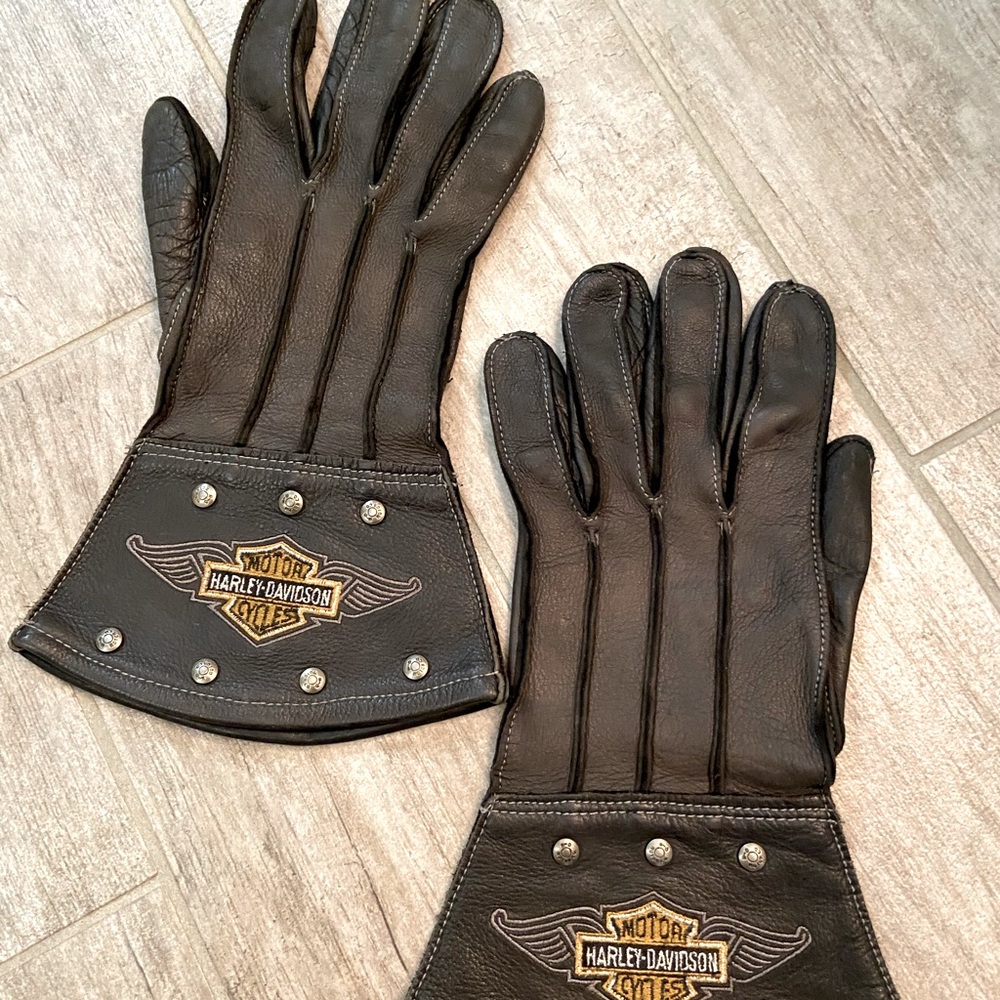 Harley-Davidson Men’s Large leather gloves.